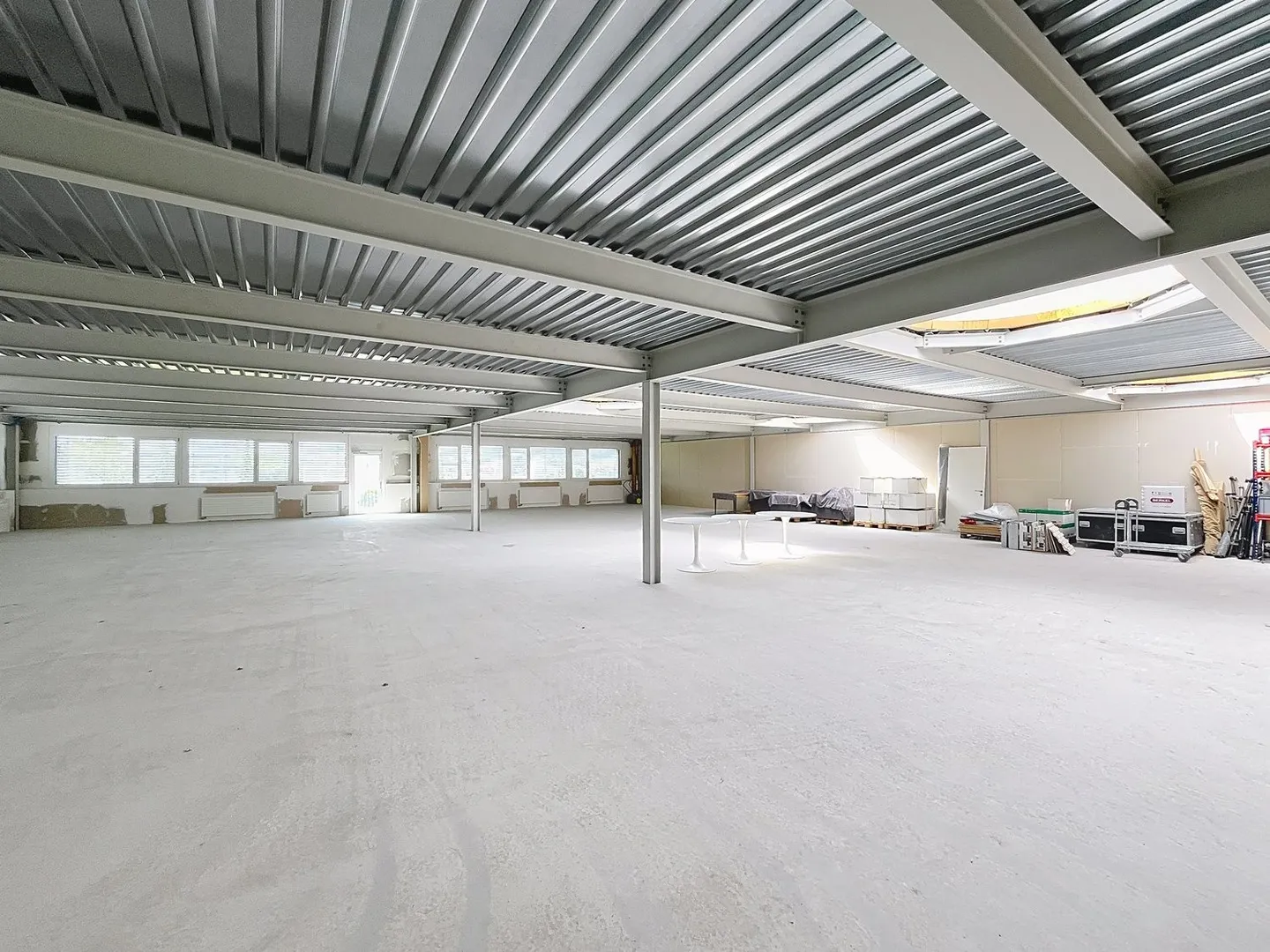 DA AFFITTARE - Superficie di 440 m2 a Rossens - Foto 3 di 3