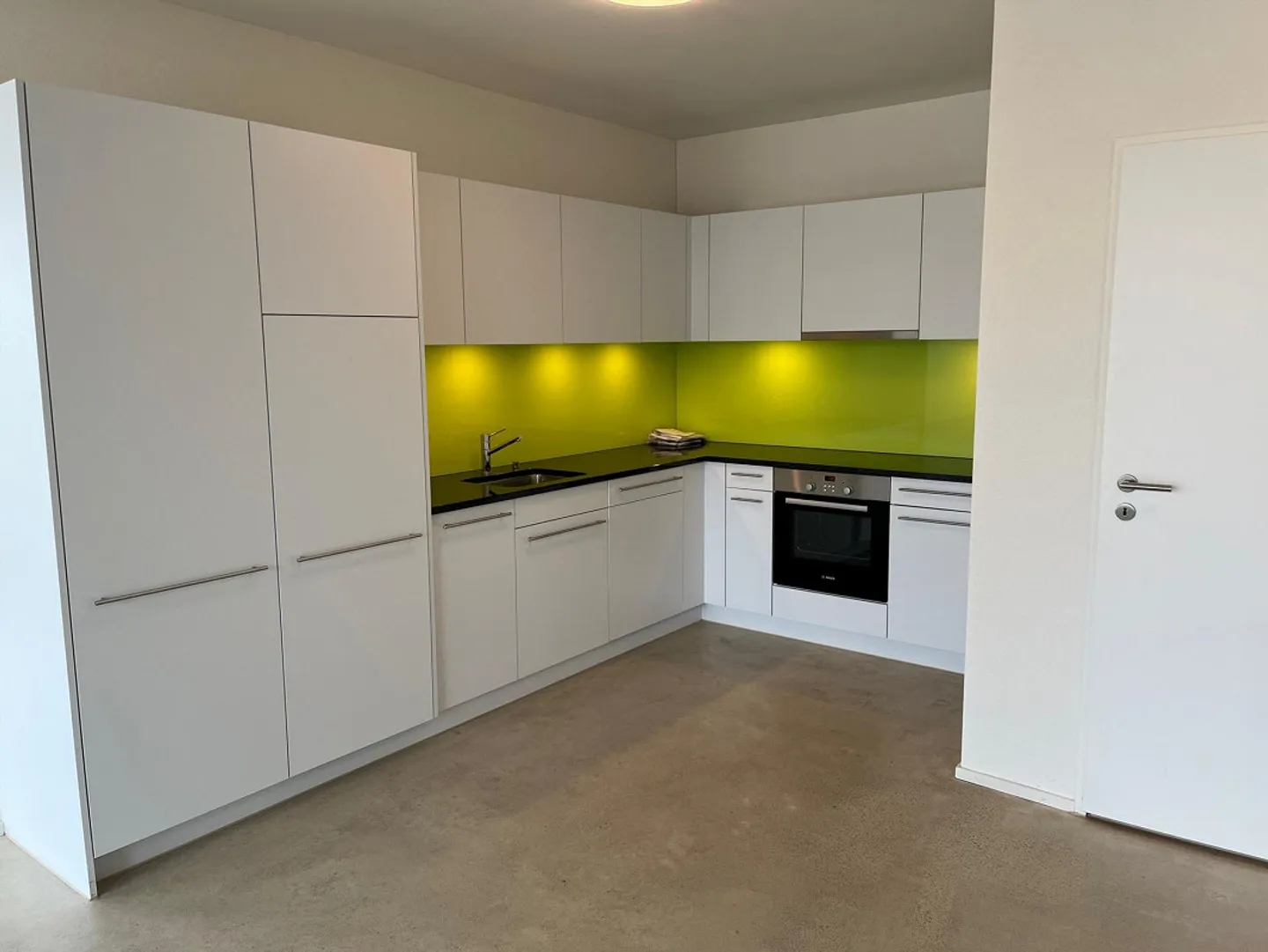 Bel appartement de 2.5 pièces au 8ème étage avec vue dégagée - Photo 4 sur 8