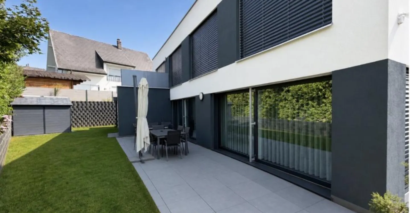 MARLY – MAGNIFICENT 6.5 ROOM VILLA WITH INDEPENDENT STUDIO - Photo 3 of 13
