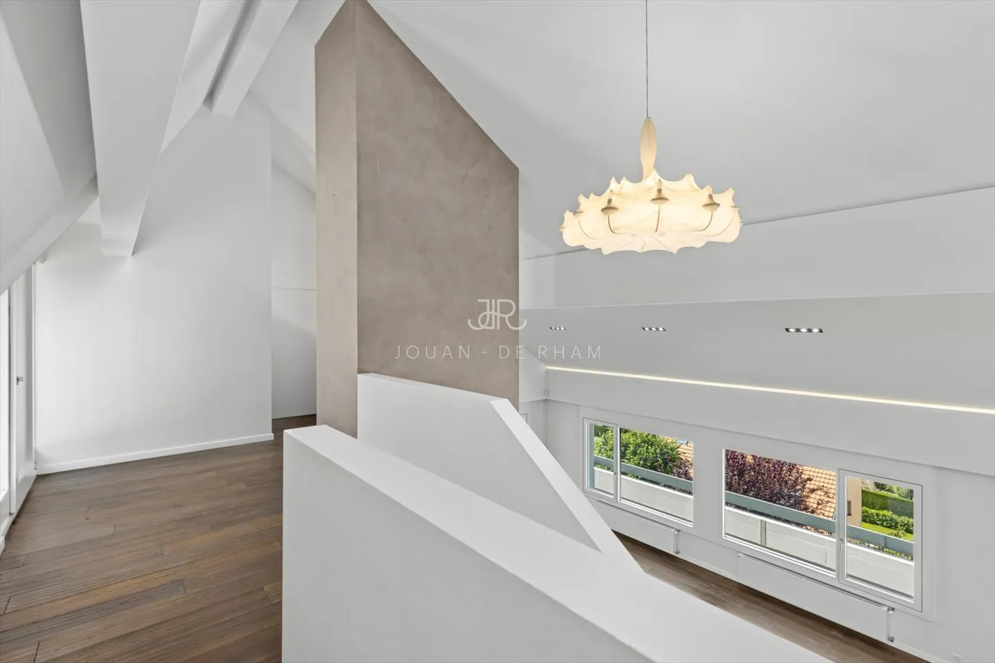 Magnifique maison au style contemporain avec une vue imprenable - Photo 3 sur 9