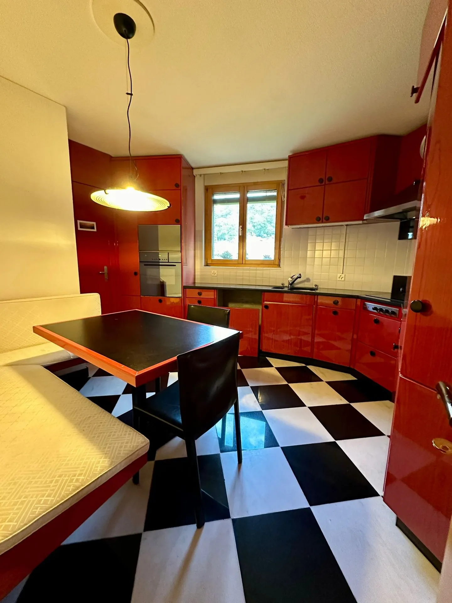 Vezia : Maison jumelée avec grand jardin et nombreux parkings - Photo 2 sur 9