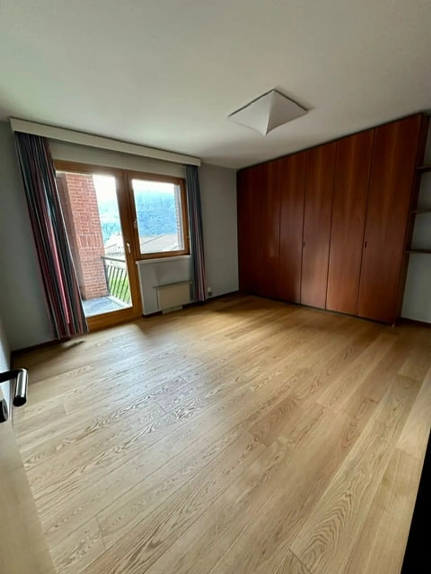 Vezia : Maison jumelée avec grand jardin et nombreux parkings - Photo 3 sur 9