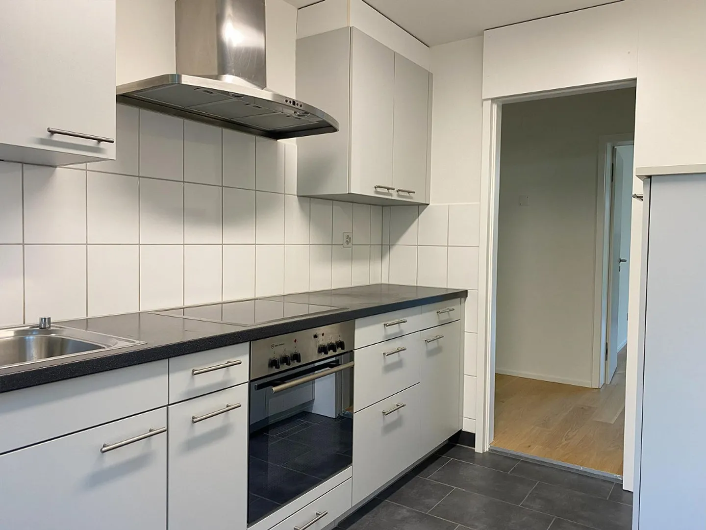 Première location : Vivre dans un endroit calme au rez-de-chaussée surélevé - Photo 6 sur 12