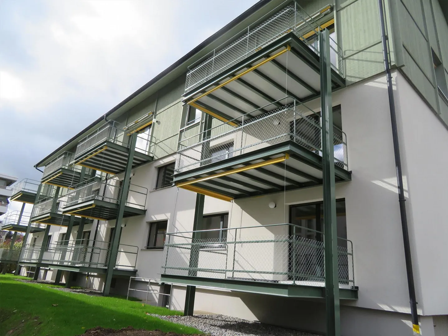 Première location : Vivre dans un endroit calme au rez-de-chaussée surélevé - Photo 11 sur 12