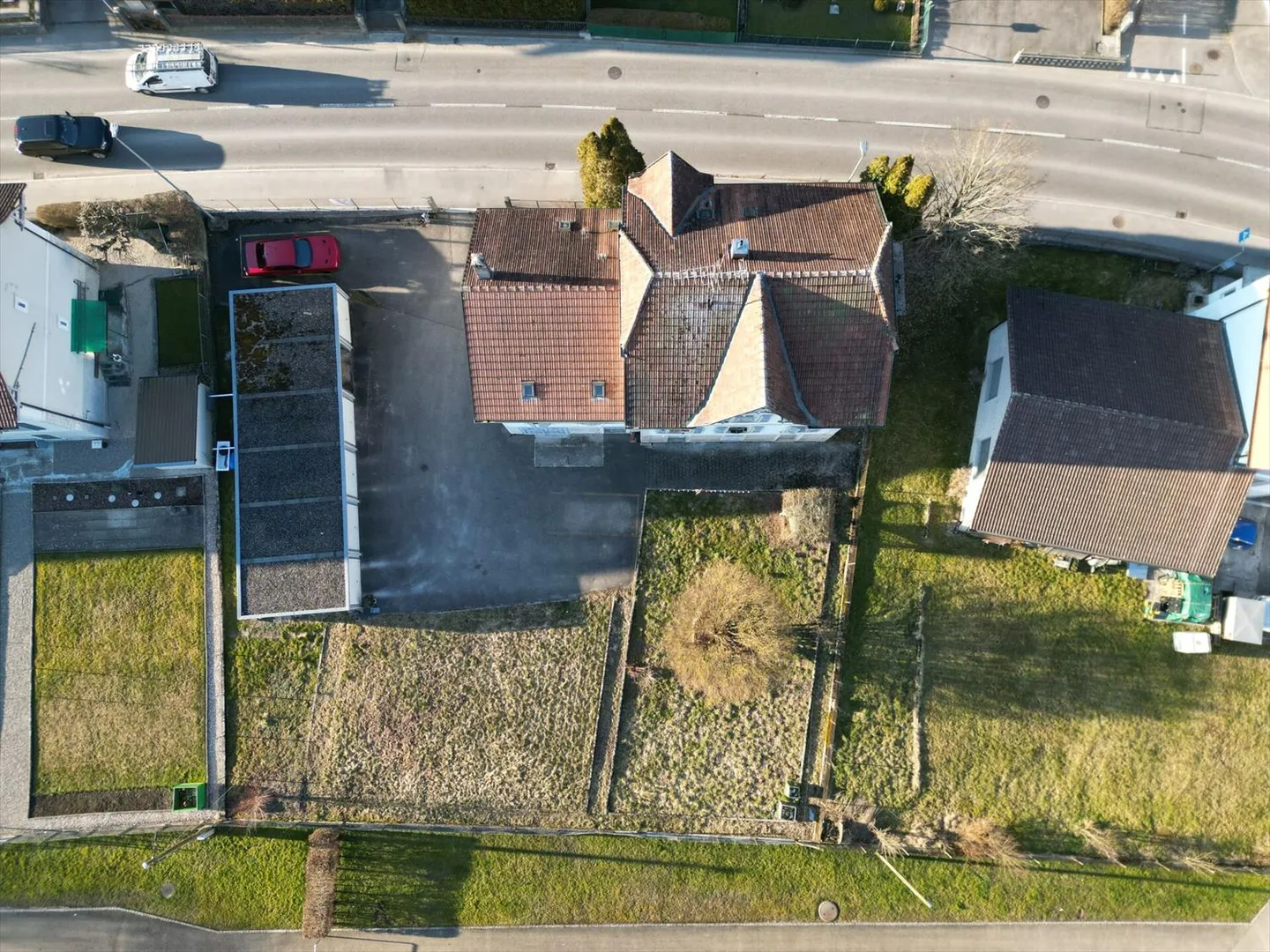 Residential building for sale - Photo 3 of 7
