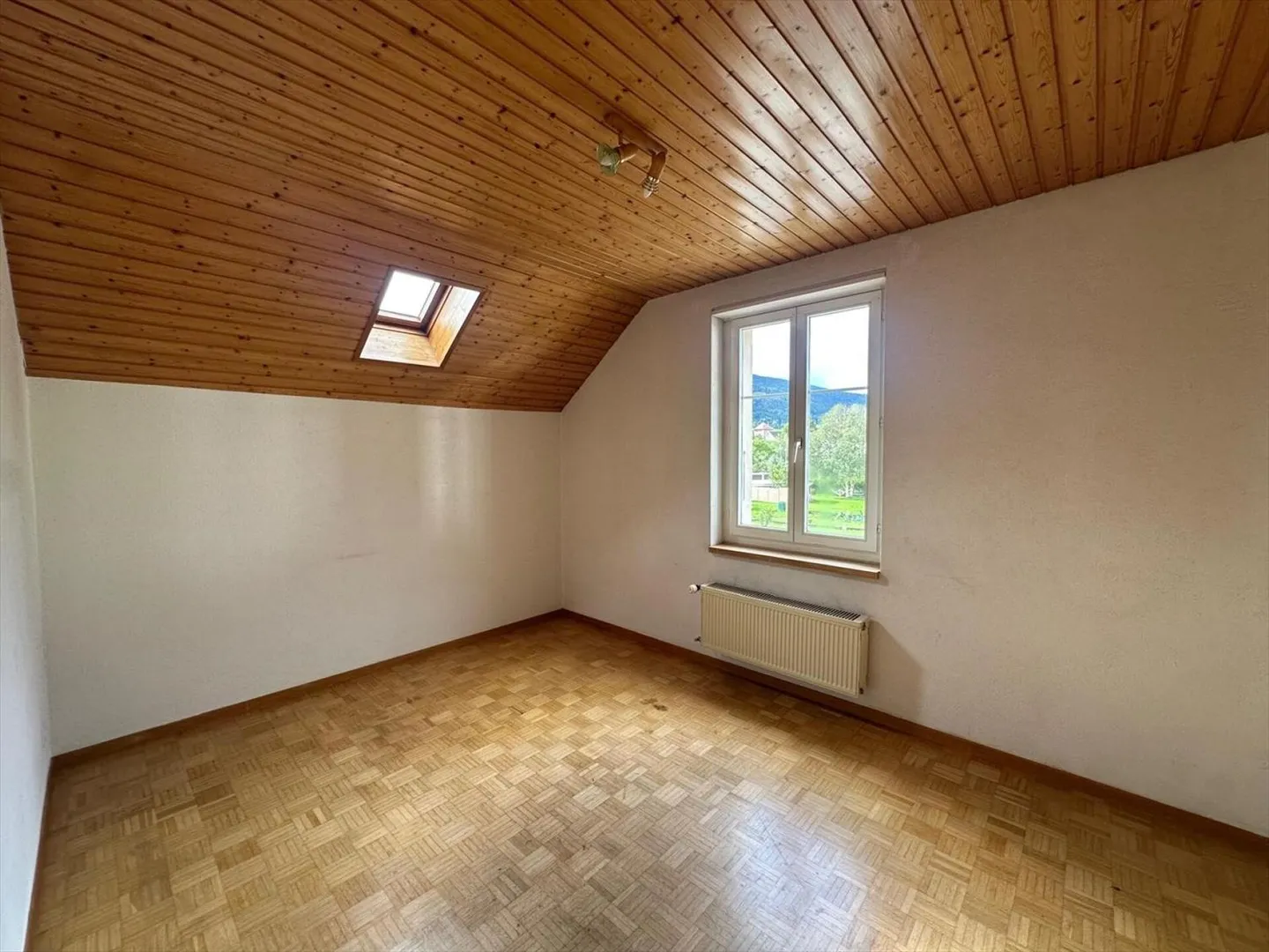 Residential building for sale - Photo 6 of 7