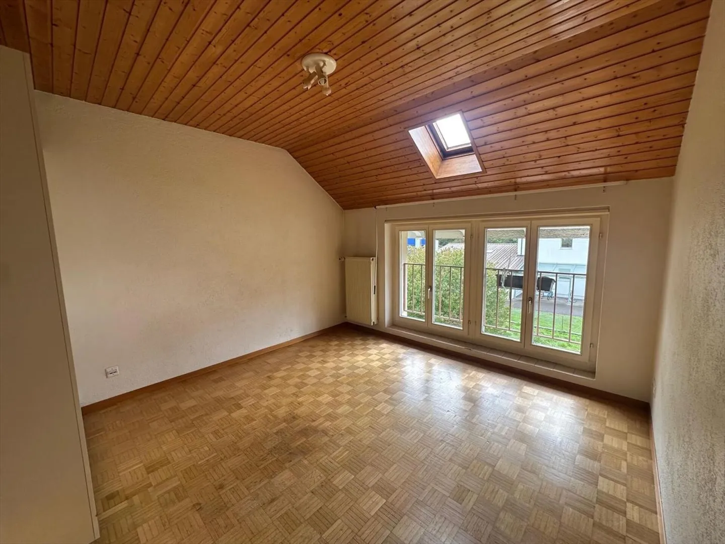 Residential building for sale - Photo 4 of 7
