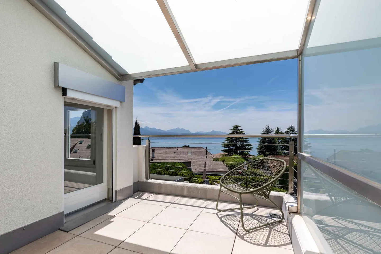 Villa indipendente di 325 m2 con bella vista sul lago e sulle montagne - Foto 7 di 13