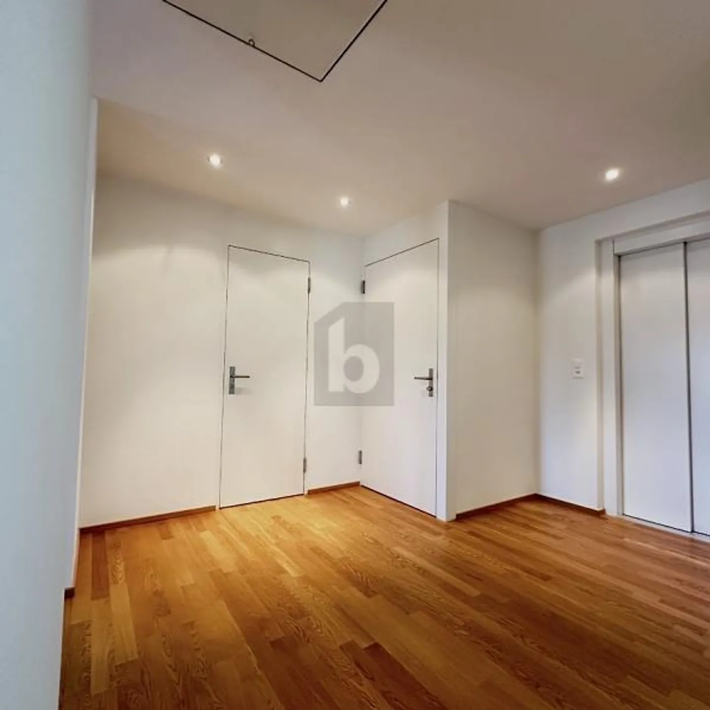 ART NOUVEAU WITH HIGH-QUALITY INTERIOR FINISH! - Photo 3 of 6