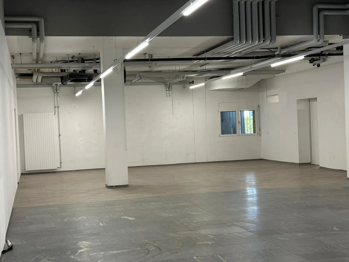 Spazio commerciale di 255 m2 in affitto in una posizione centrale - Foto 10 di 15