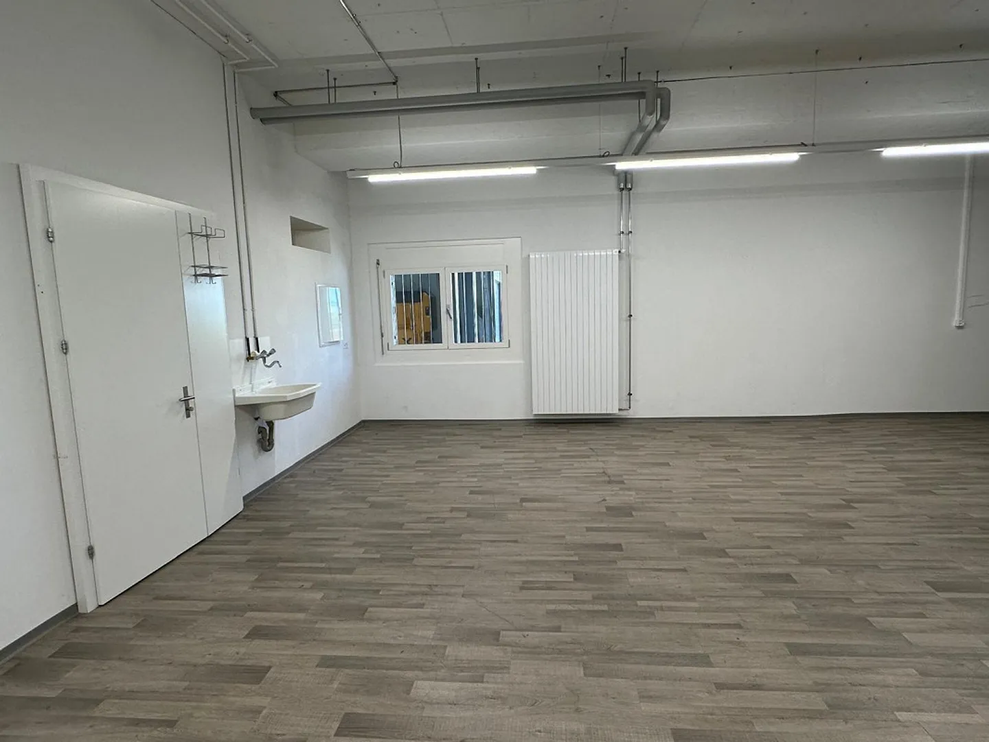 Spazio commerciale di 255 m2 in affitto in una posizione centrale - Foto 15 di 15