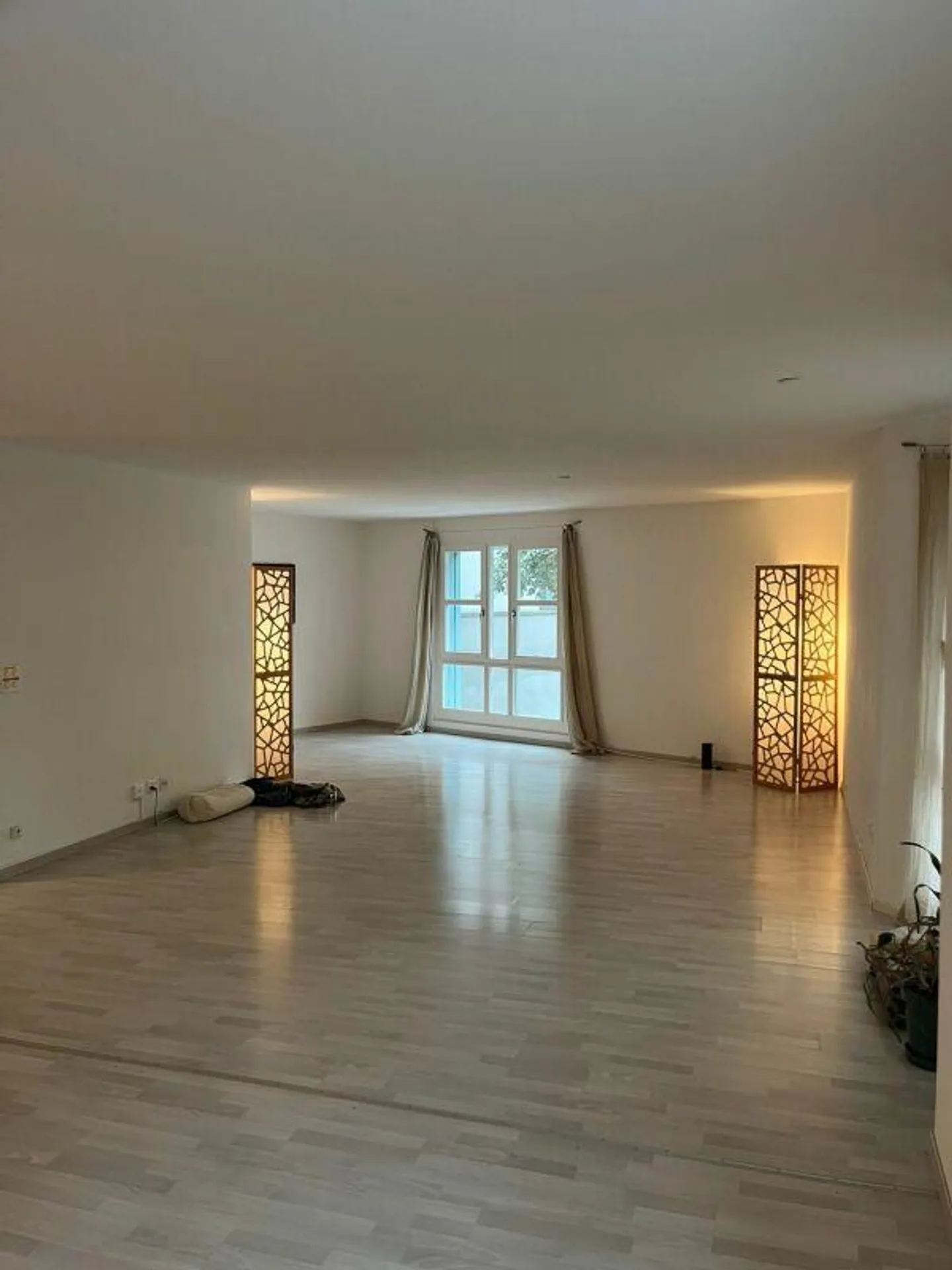 Ufficio spazioso in affitto nel quartiere 4! - Foto 2 di 8