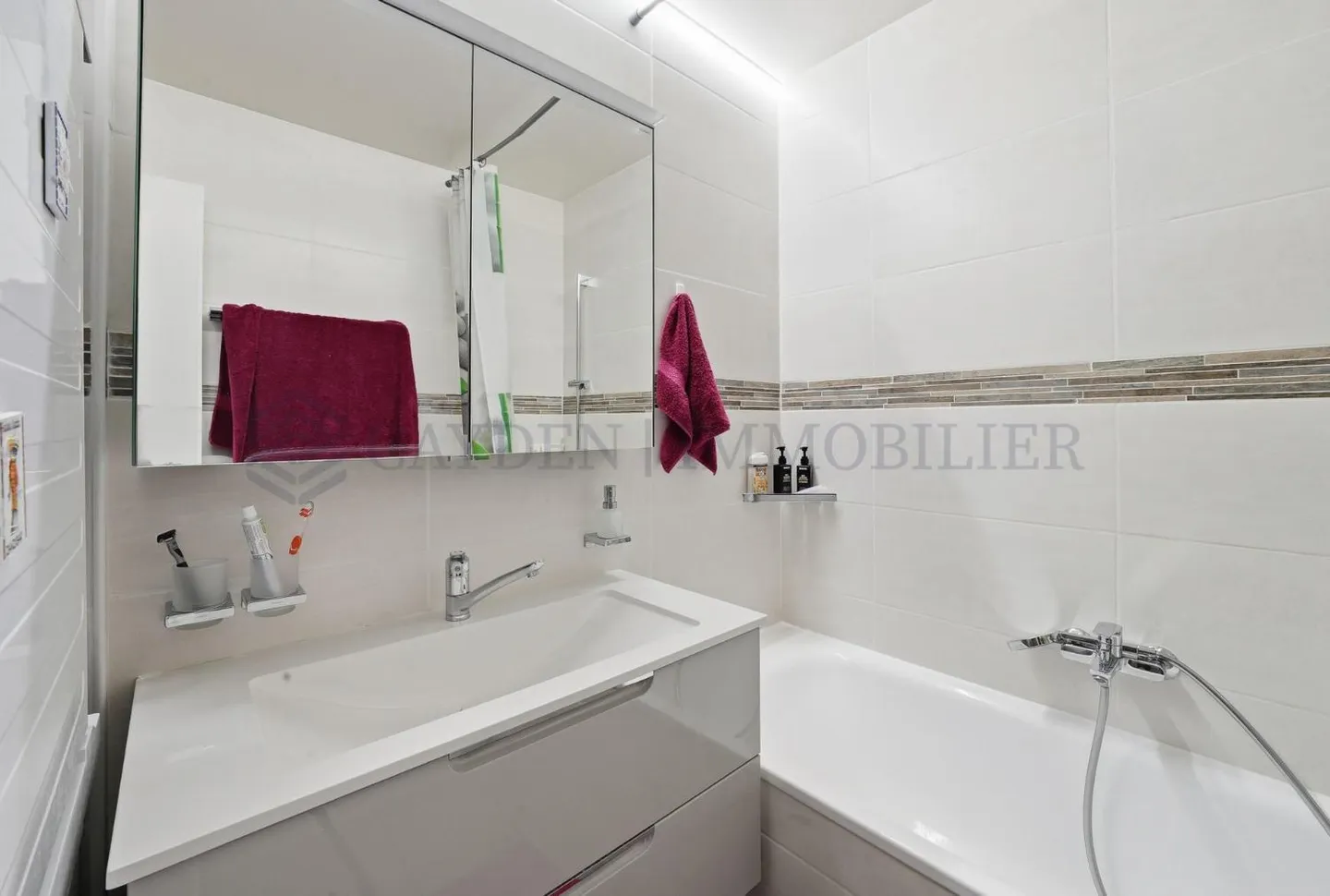 Bel appartement de 4,5 pièces entièrement rénové - Photo 9 sur 9