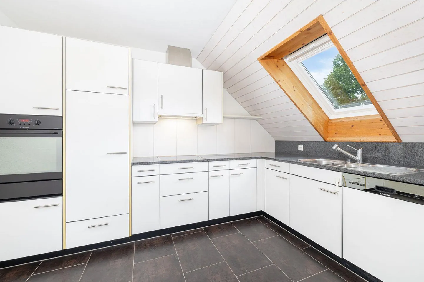 Stilvolle Duplexwohnung mit Galerie - Foto 2 von 10