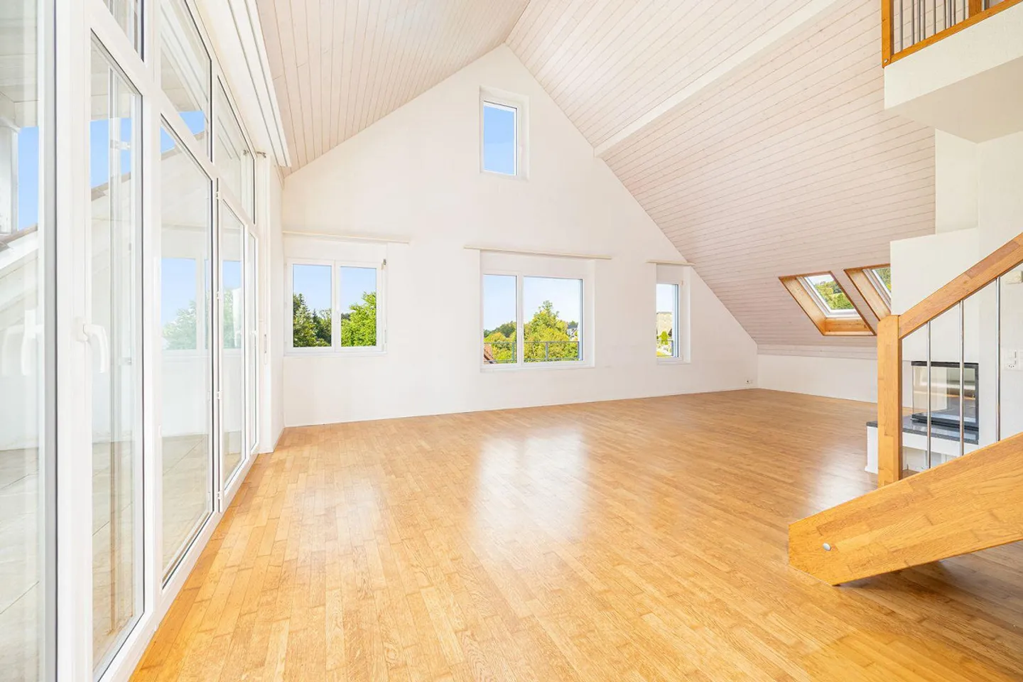 Stilvolle Duplexwohnung mit Galerie - Foto 3 von 10