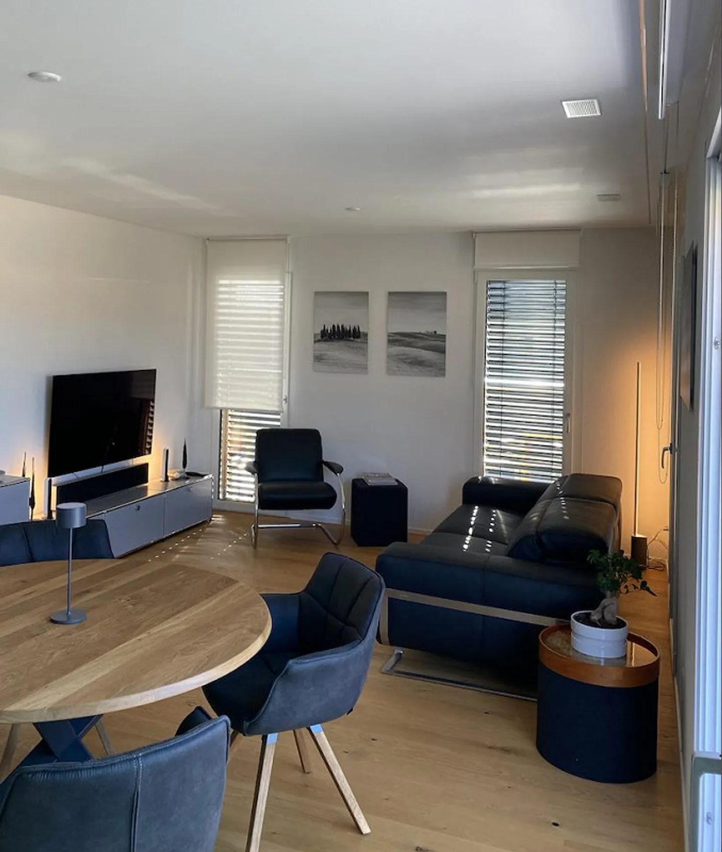 Attico moderno di 2,5 stanze con vista panoramica a Feldbrunnen - Foto 1 di 15