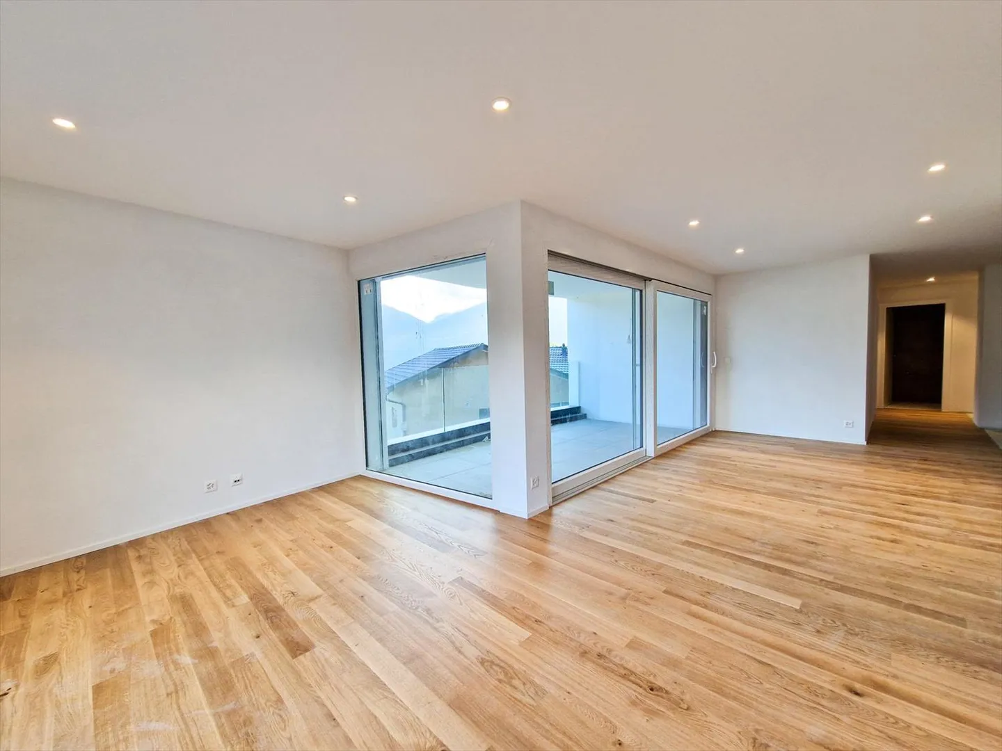 Helle 4,5-Zimmer-Neuwohnung mit Terrasse und atemberaubendem Blick in Signèse - Foto 2 von 11