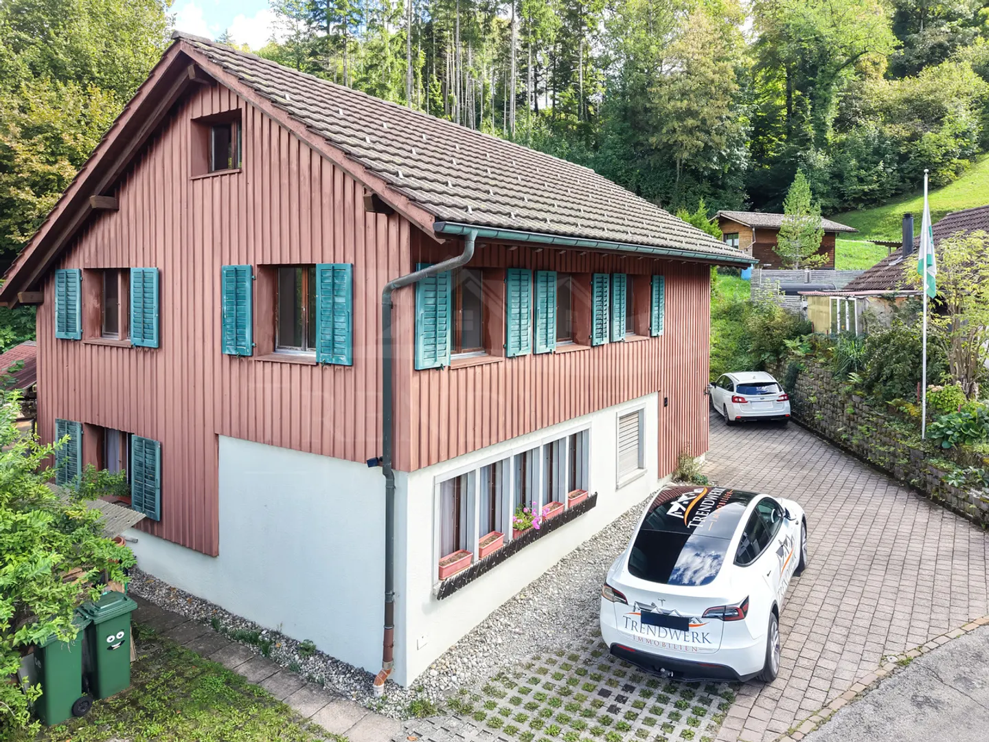 Nature-oriented 8-room two-family house in quiet Saland - Photo 1 of 14