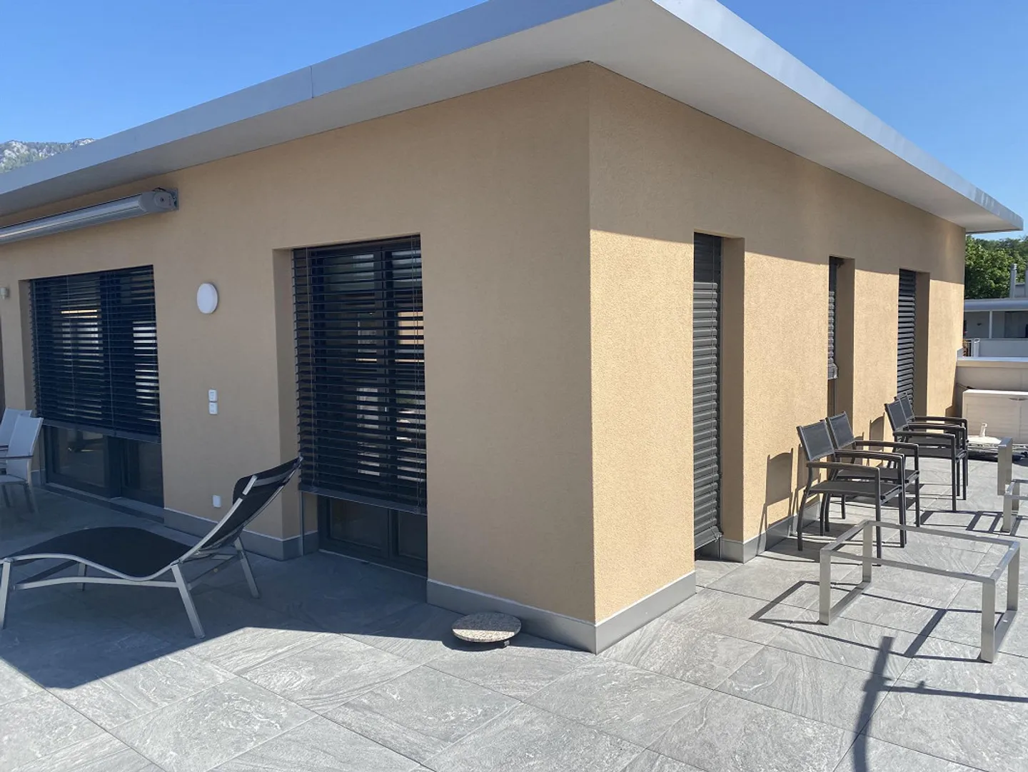 Attico moderno di 2,5 stanze con vista panoramica a Feldbrunnen - Foto 4 di 15