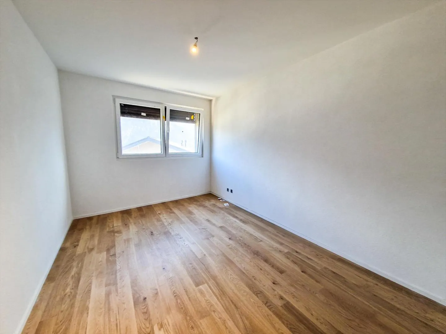 Helle 4,5-Zimmer-Neuwohnung mit Terrasse und atemberaubendem Blick in Signèse - Foto 5 von 11