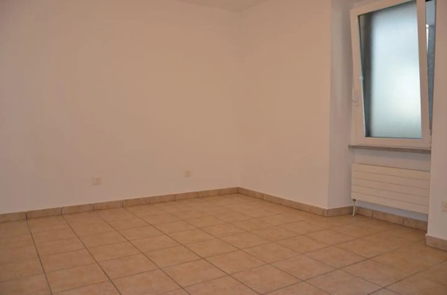 Semi-detached villa with large garden, terrace and large garage, sol... - Photo 12 of 52