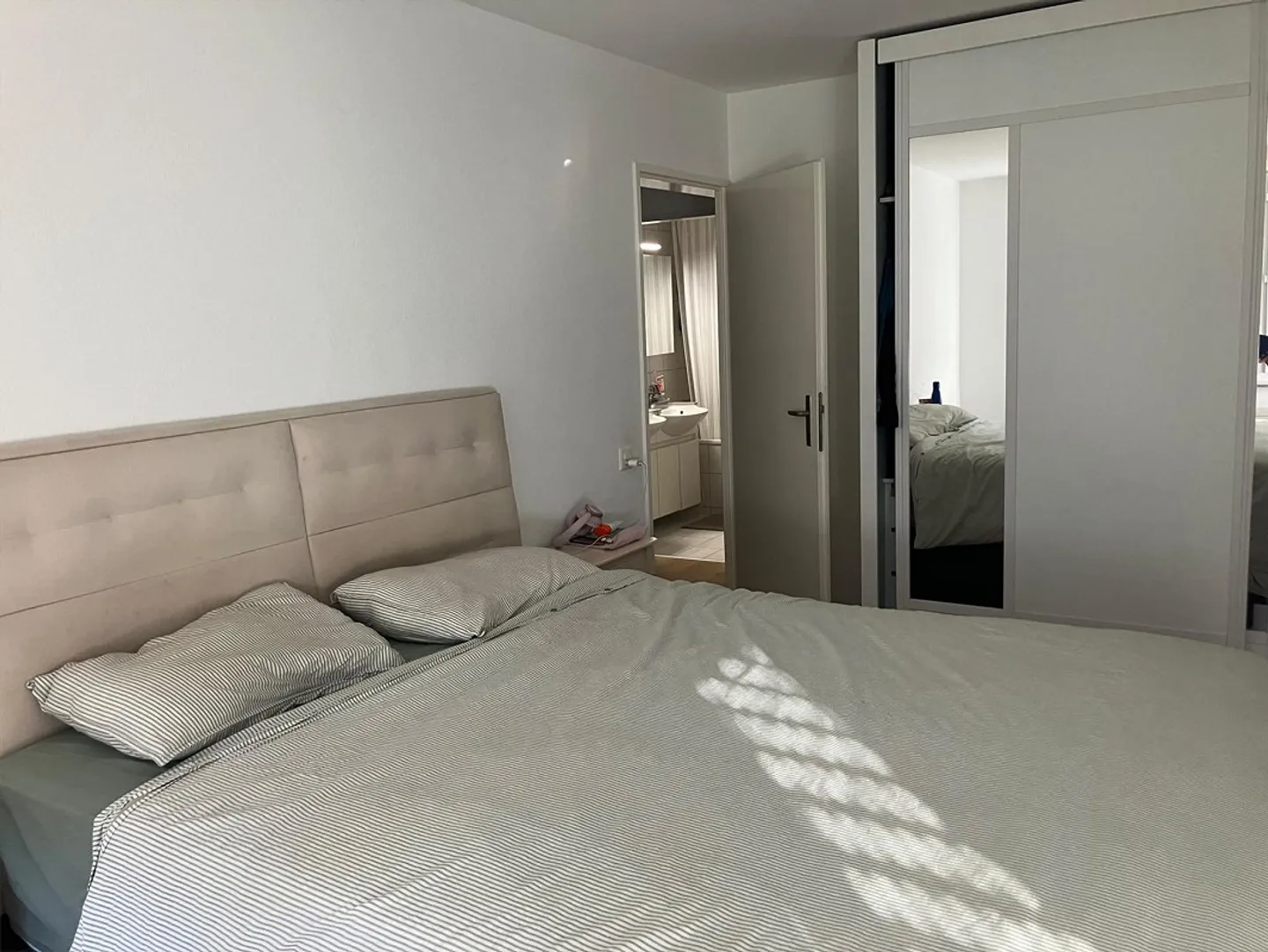 Bright 4.5-room apartment with plenty of storage space - Photo 2 of 7