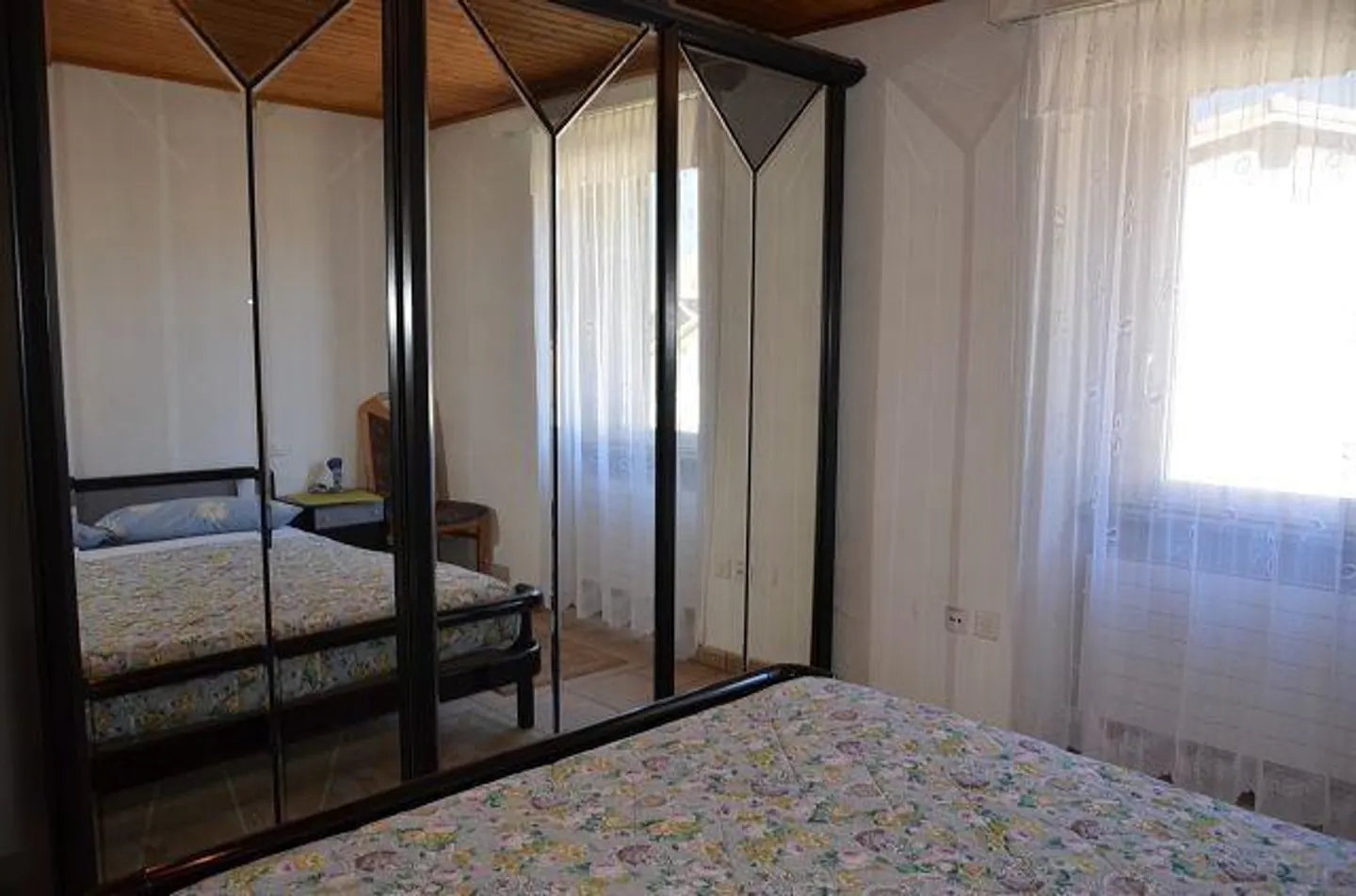 Semi-detached villa with large garden, terrace and large garage, sol... - Photo 16 of 52
