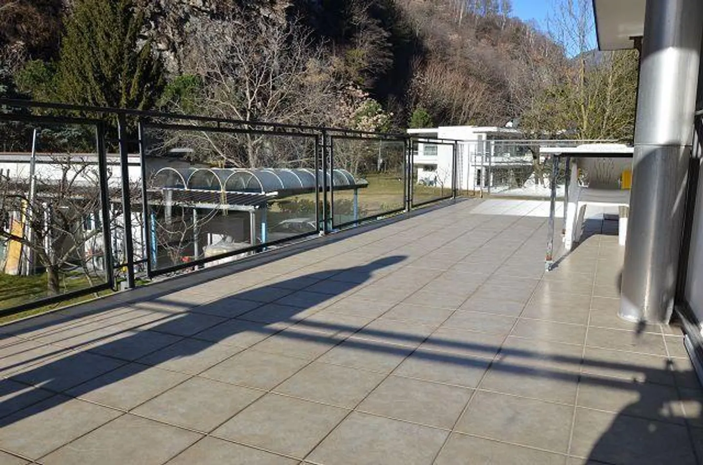 Semi-detached villa with large garden, terrace and large garage, sol... - Photo 25 of 52