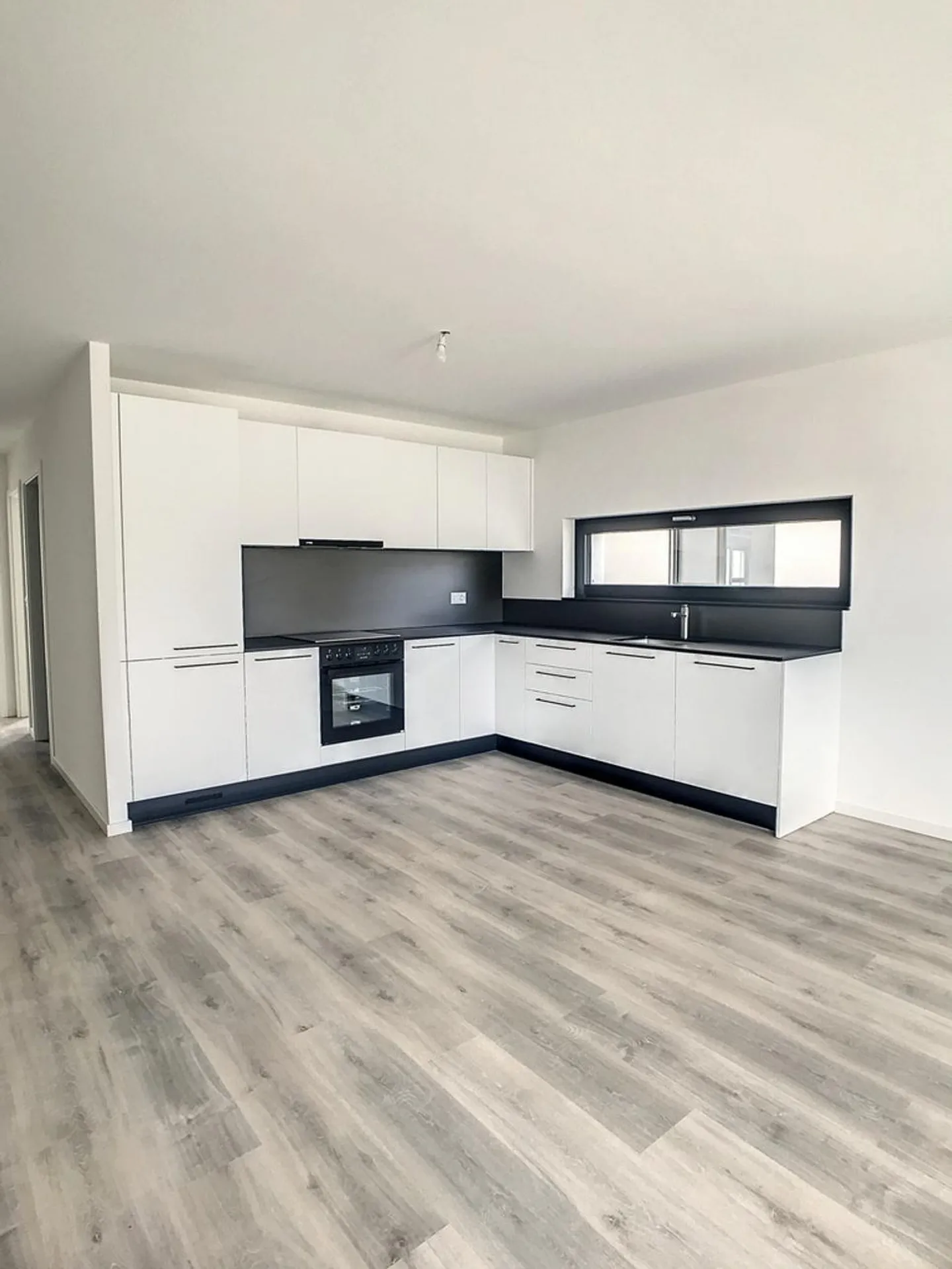 3.5-room apartment with balcony - Photo 1 of 11