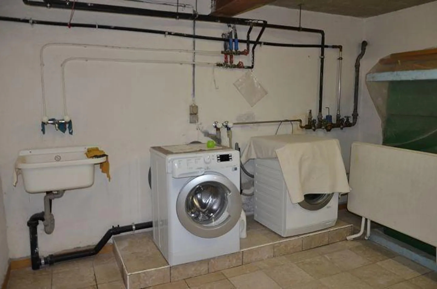 Semi-detached villa with large garden, terrace and large garage, sol... - Photo 31 of 52