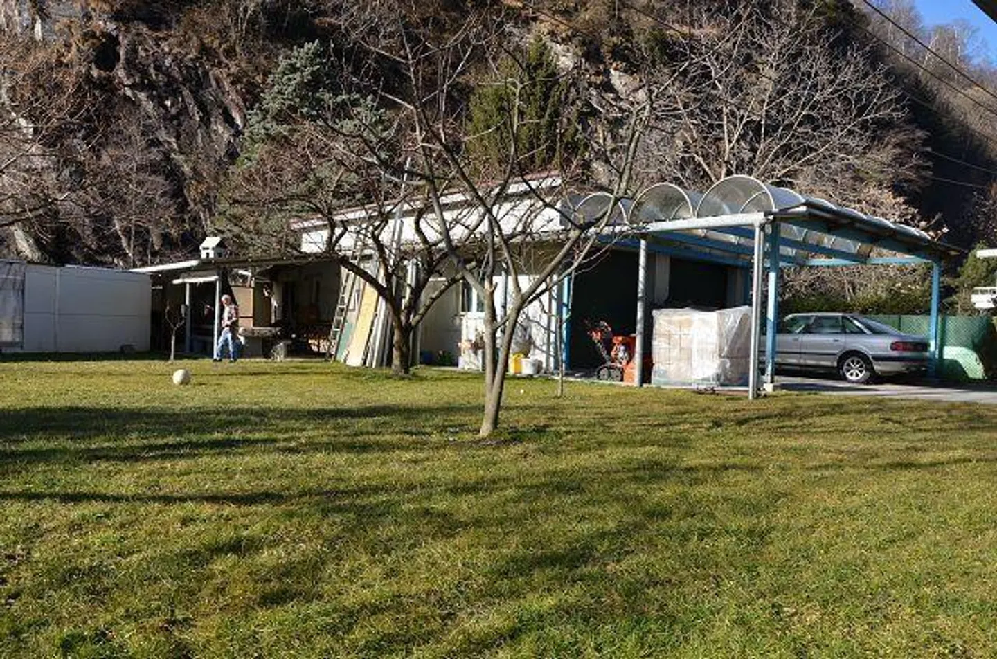 Semi-detached villa with large garden, terrace and large garage, sol... - Photo 37 of 52