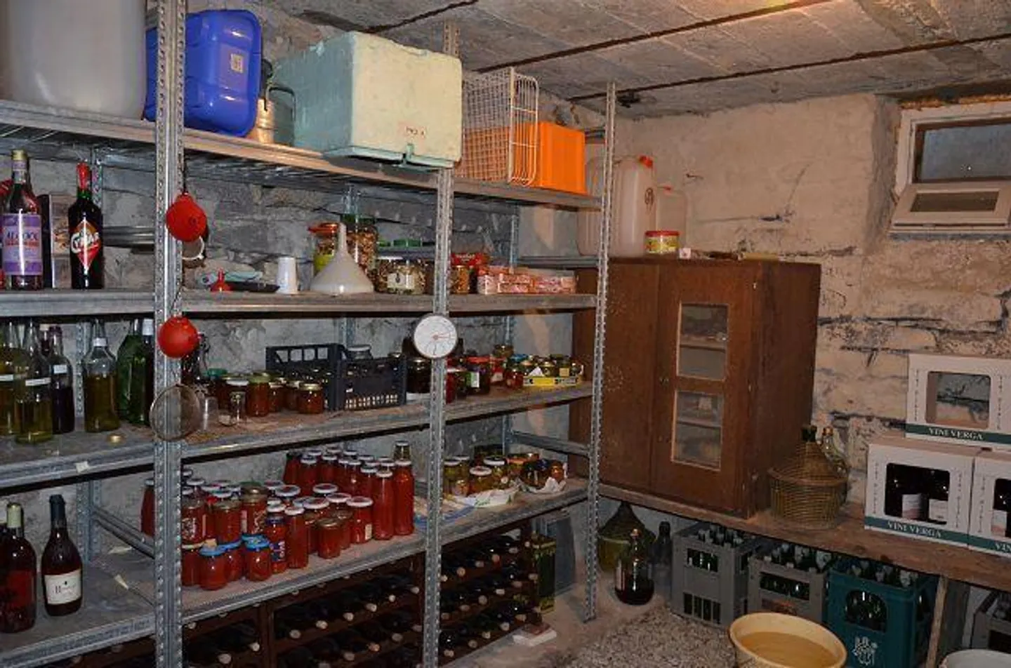 Semi-detached villa with large garden, terrace and large garage, sol... - Photo 32 of 52