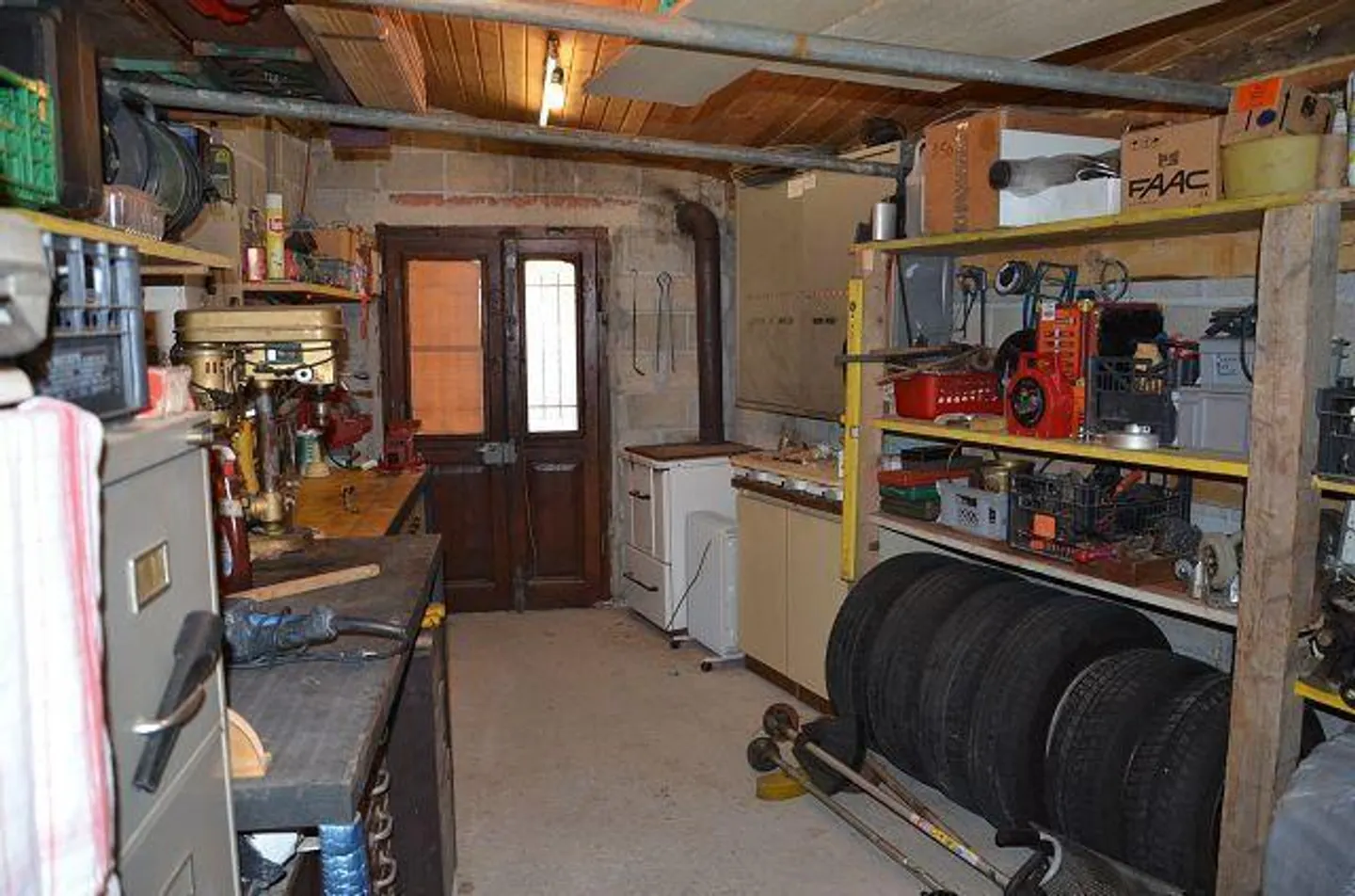 Semi-detached villa with large garden, terrace and large garage, sol... - Photo 41 of 52