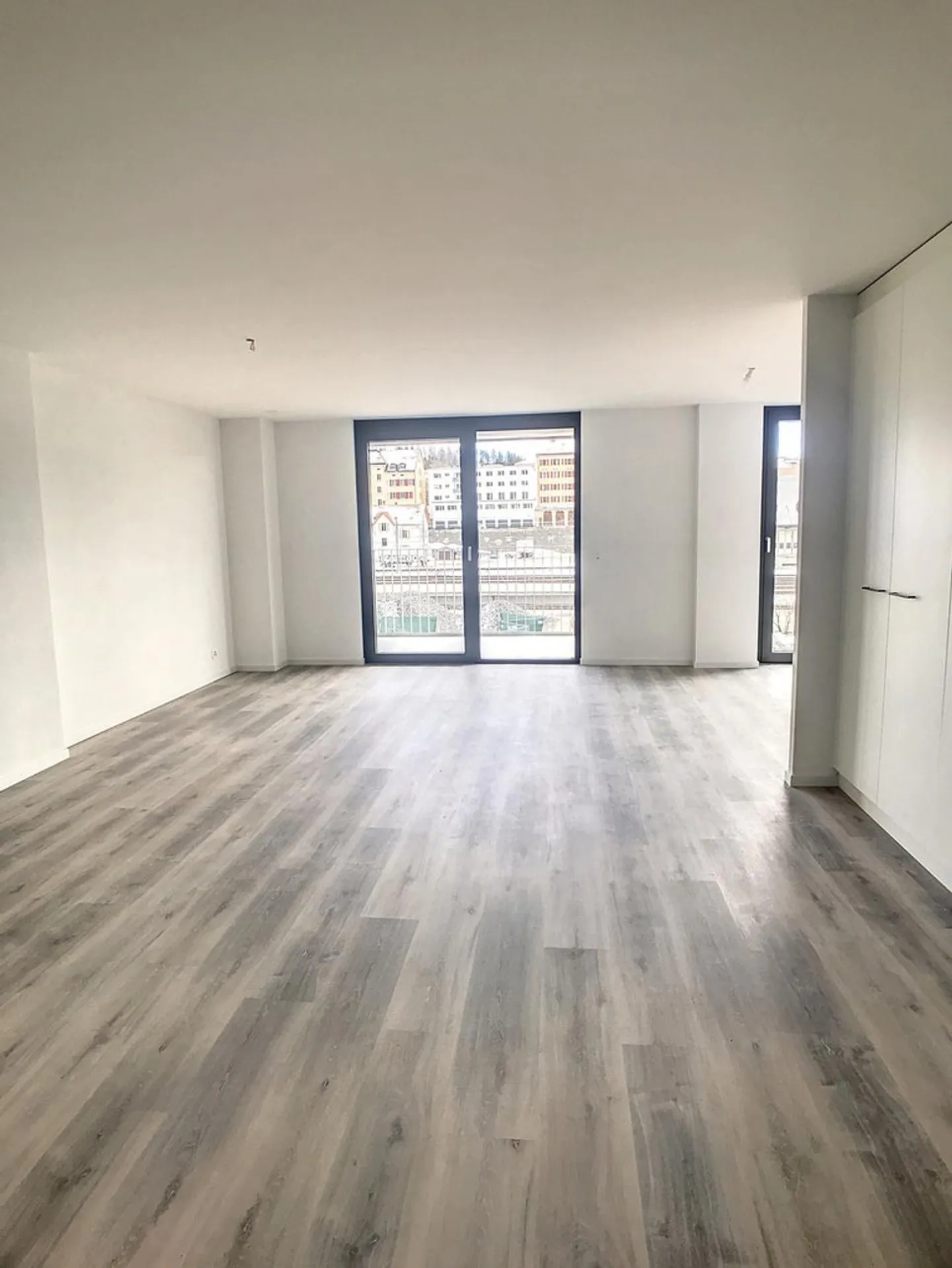 3.5-room apartment with balcony - Photo 7 of 11