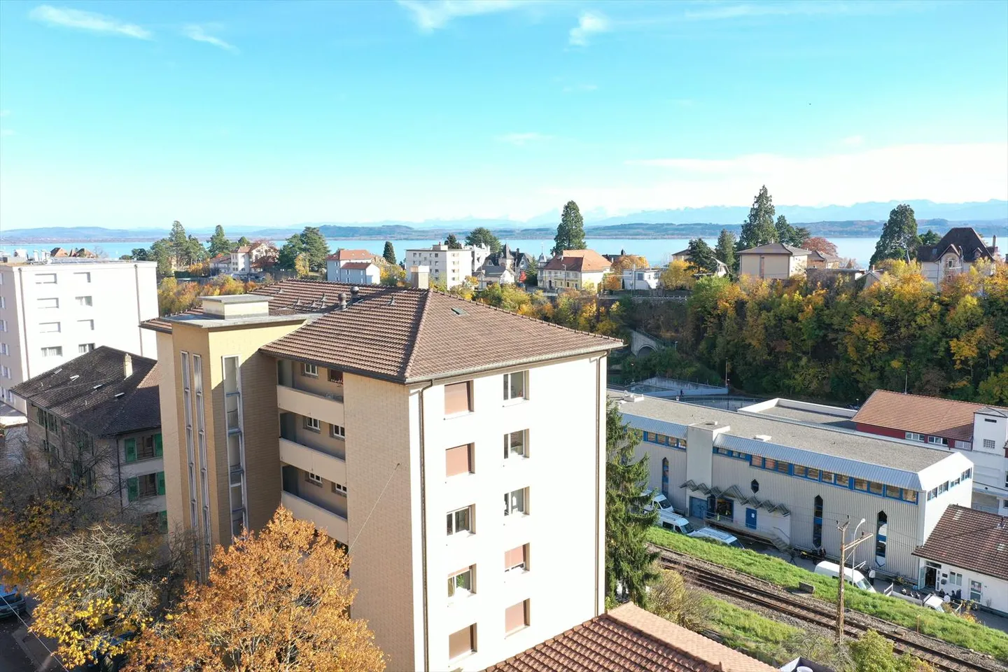 Idéalement situé dans un bâtiment accueillant ! - Photo 9 sur 9