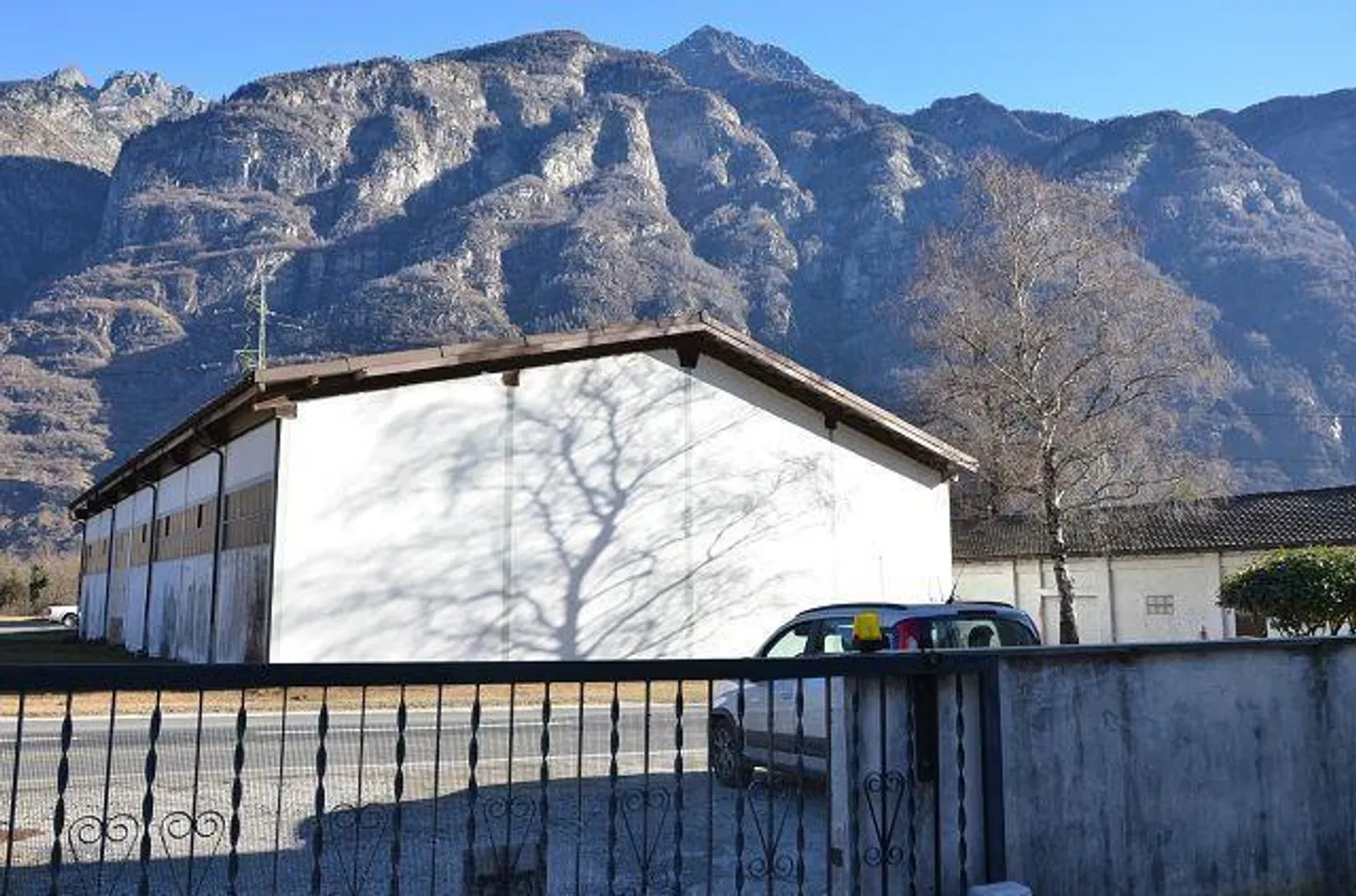 Semi-detached villa with large garden, terrace and large garage, sol... - Photo 50 of 52
