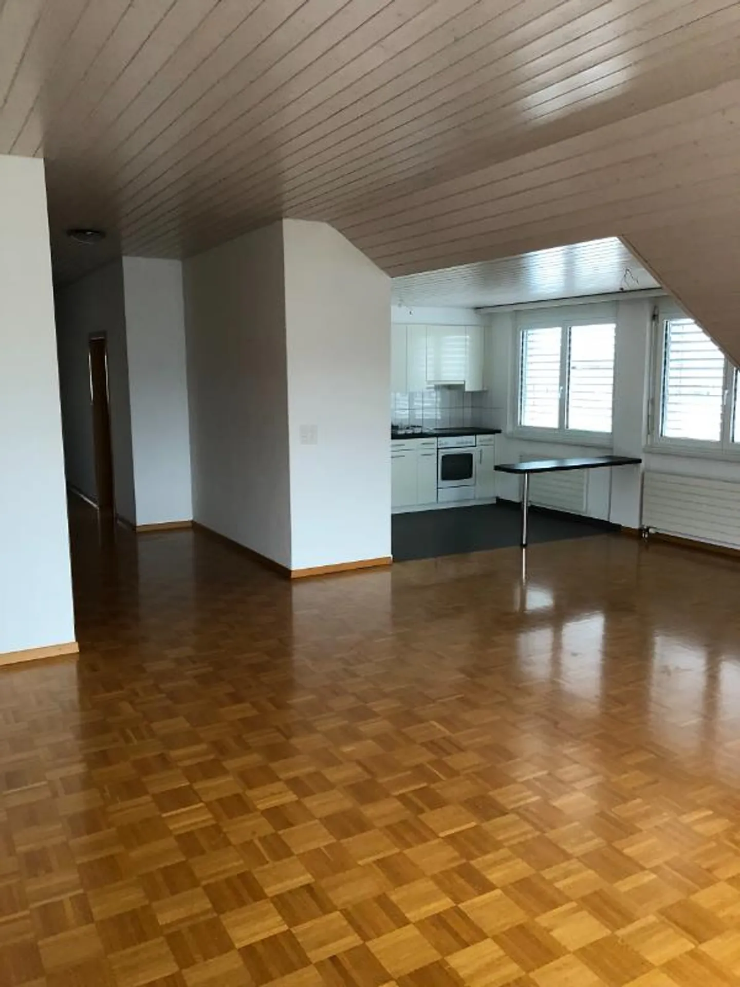 3.5 Rooms, 105 m2, Attic Apartment - Photo 3 of 5