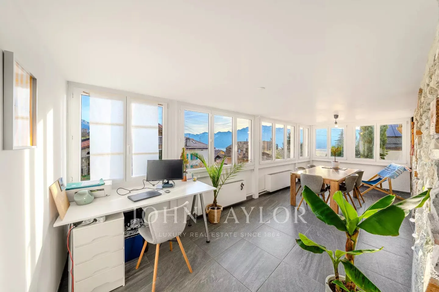 Appartement Charmant avec Vue sur le Lac - Photo 4 sur 11