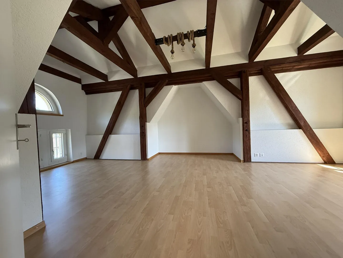 Appartamento 4½ locali - Casa a schiera centrale con charme speciale - Foto 8 di 9