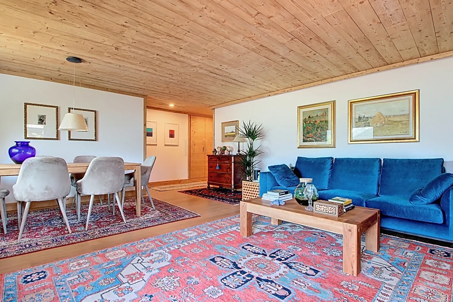 OFF MARKET - VERTRAULICHE LISTE - Château-d'Oex 4,5-Zimmer-Wohnung renoviert - Foto 3 von 11