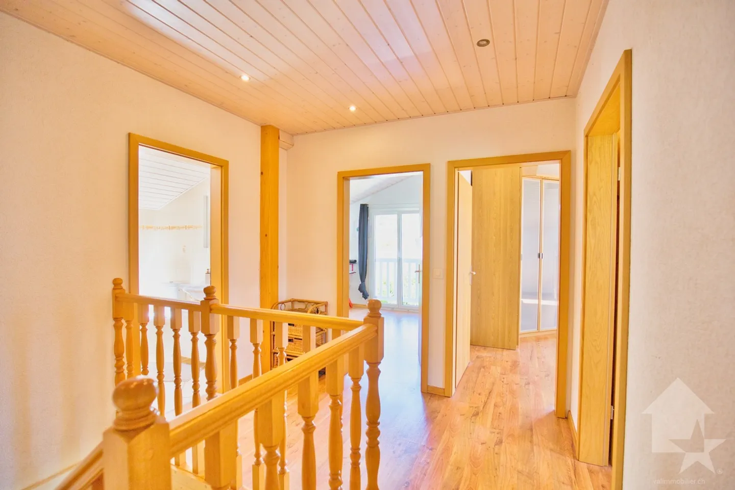 Magnificent semi-detached house by the garage - Photo 12 of 45