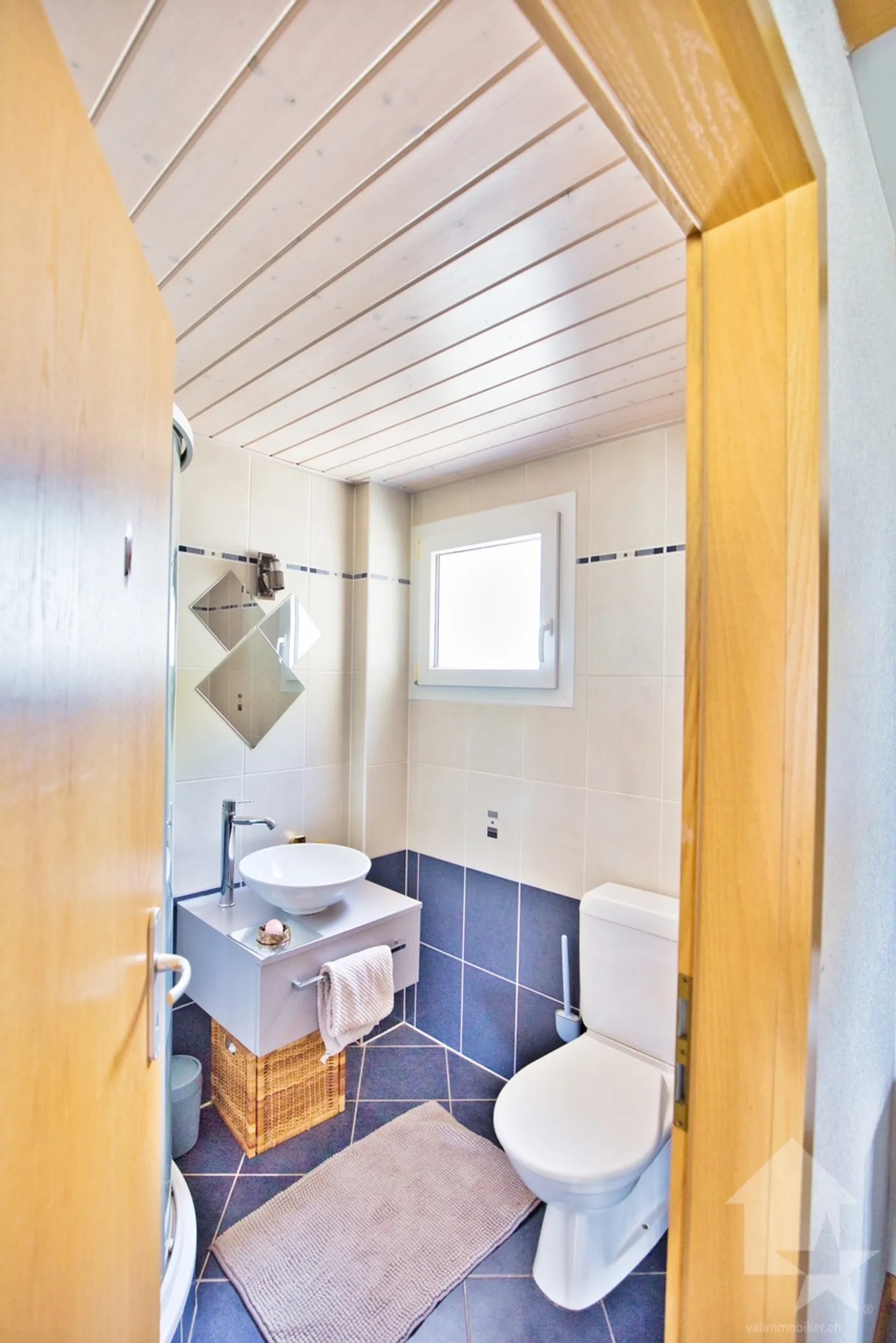 Magnificent semi-detached house by the garage - Photo 23 of 45