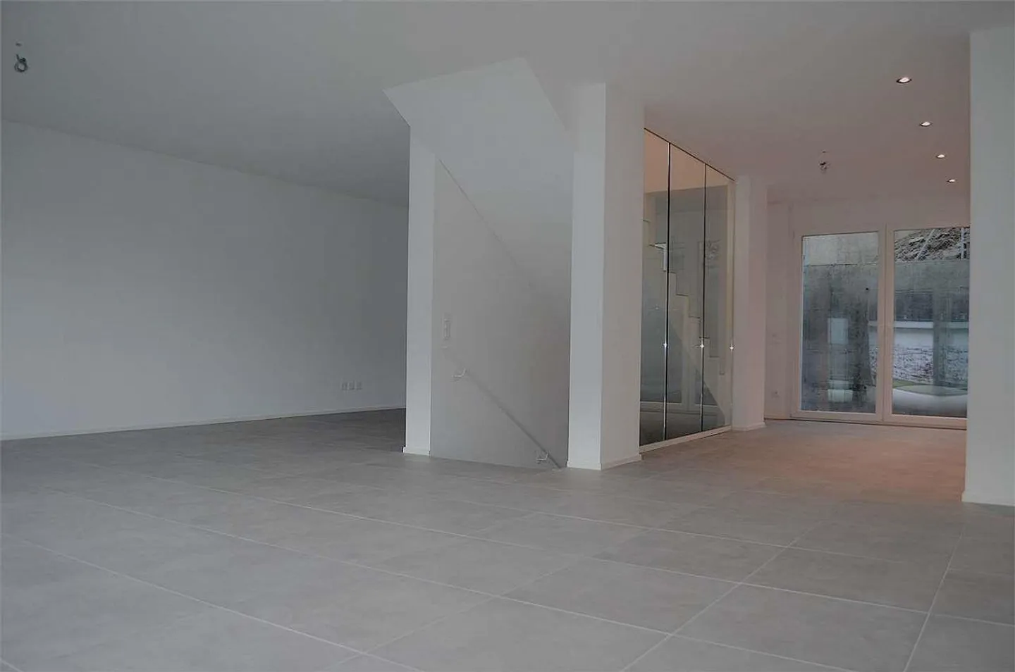 Duplex-Villa con 4,5 stanze e giardino, circondata dal verde a Curio - Foto 2 di 13