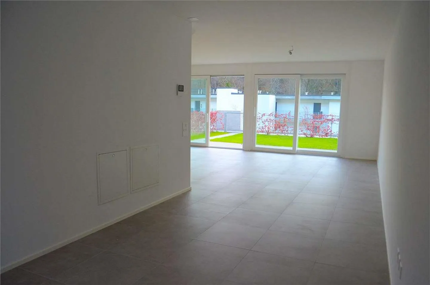 Duplex-Villa con 4,5 stanze e giardino, circondata dal verde a Curio - Foto 3 di 13