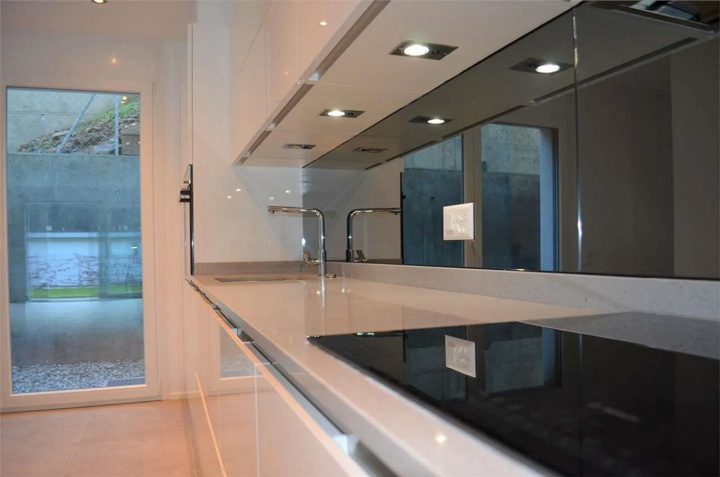 Duplex-Villa con 4,5 stanze e giardino, circondata dal verde a Curio - Foto 5 di 13