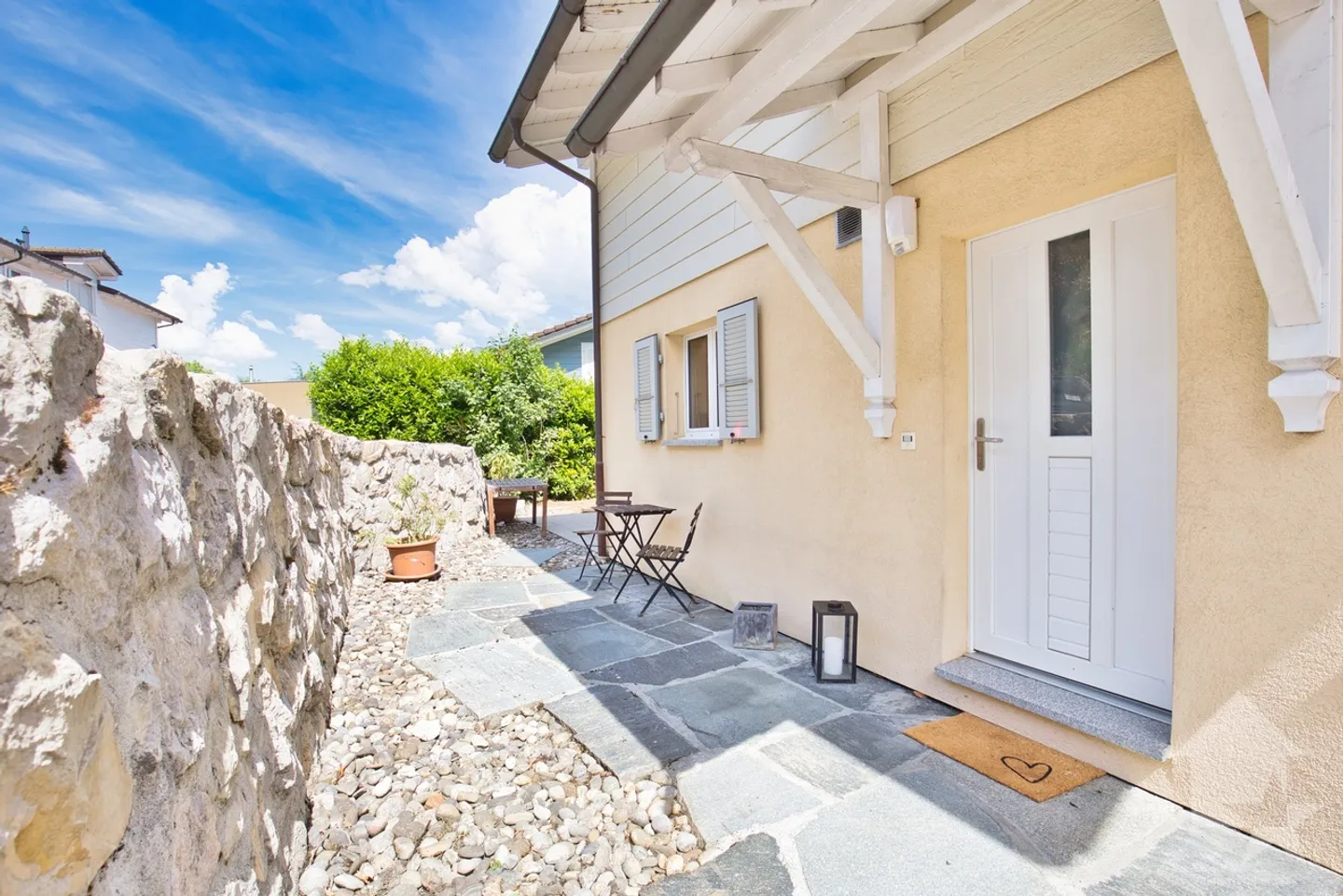 Magnificent semi-detached house by the garage - Photo 31 of 45