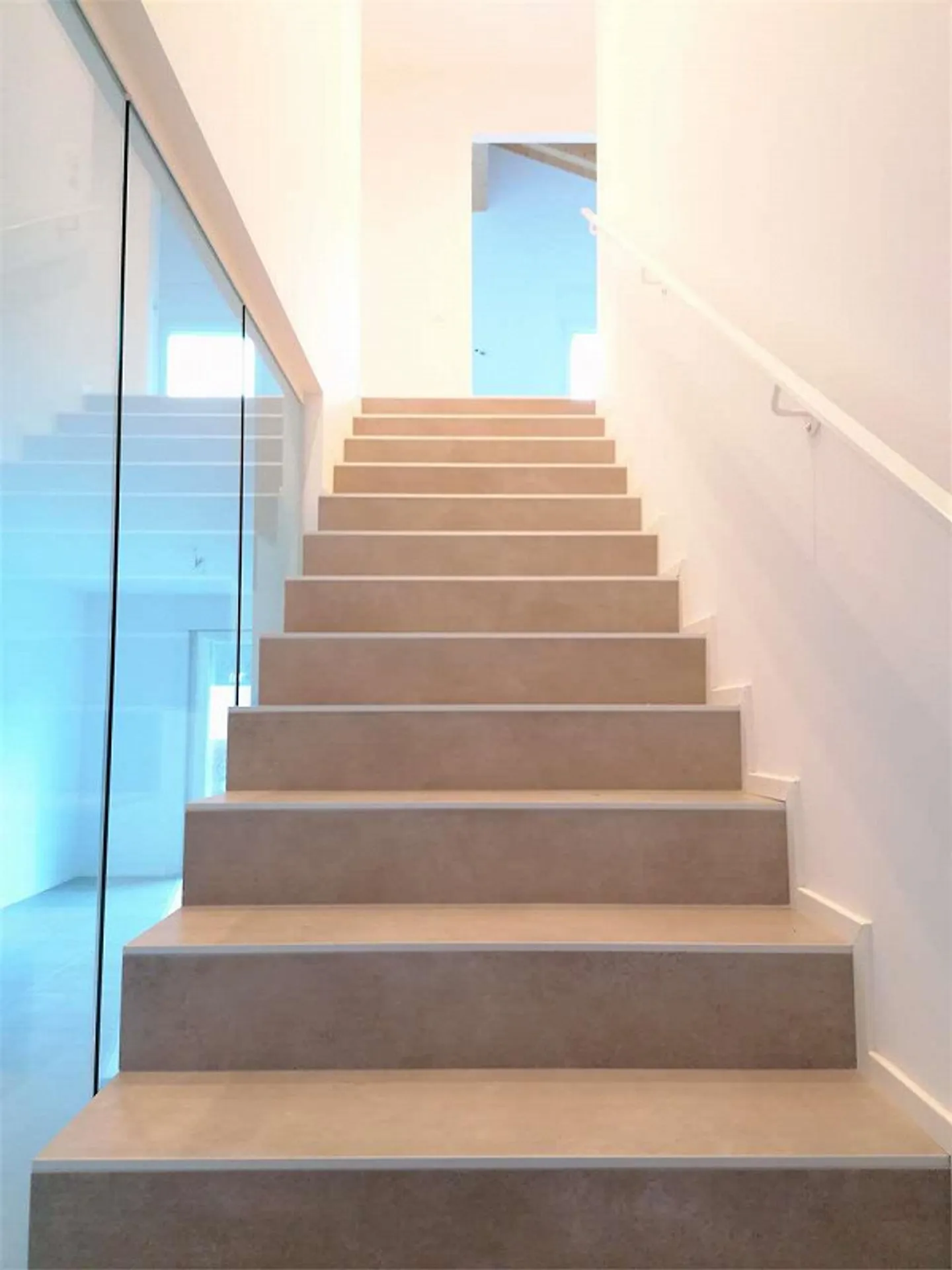 Duplex-Villa con 4,5 stanze e giardino, circondata dal verde a Curio - Foto 7 di 13