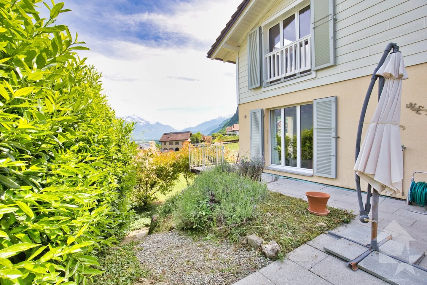 Magnificent semi-detached house by the garage - Photo 37 of 45