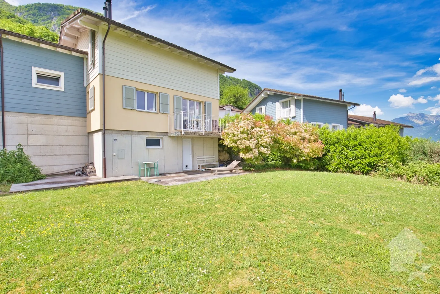 Magnificent semi-detached house by the garage - Photo 44 of 45