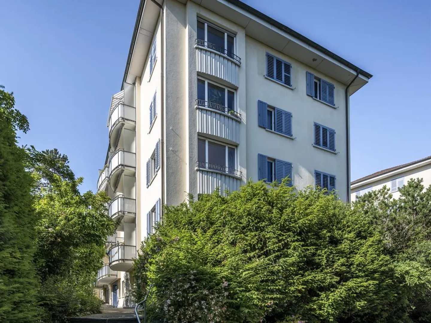 RENT WITHOUT DEPOSIT - Quiet residential area in a central location - Photo 1 of 12